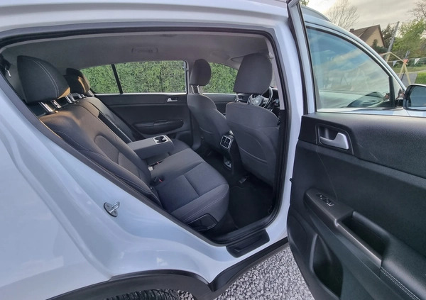 Kia Sportage cena 72900 przebieg: 96557, rok produkcji 2016 z Chmielnik małe 742